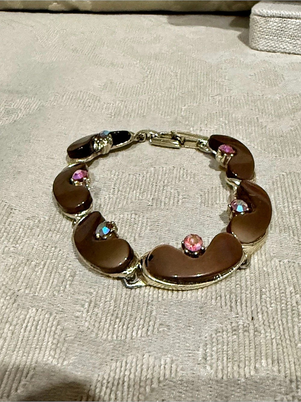 Vintage 1950s Mocha Brown Thermoset Lucite Link Bracelet AB Rhinestones